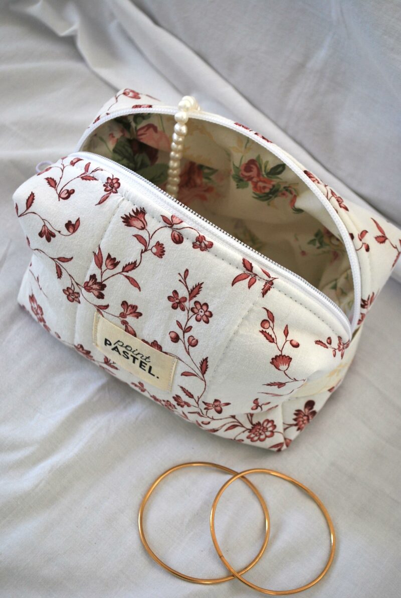 Trousse de toilette fleurie matelassée - Doublure fleurie – Image 3