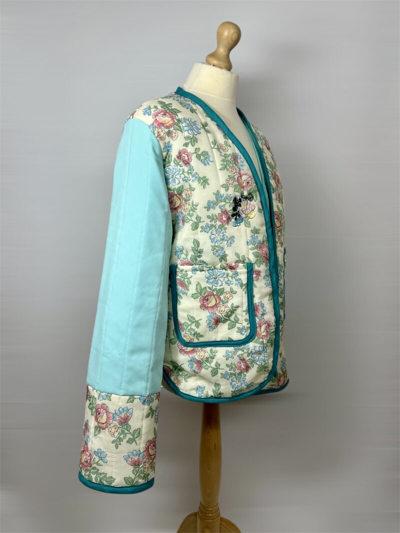 Veste réversible turquoise et fleurs Naray – Image 3