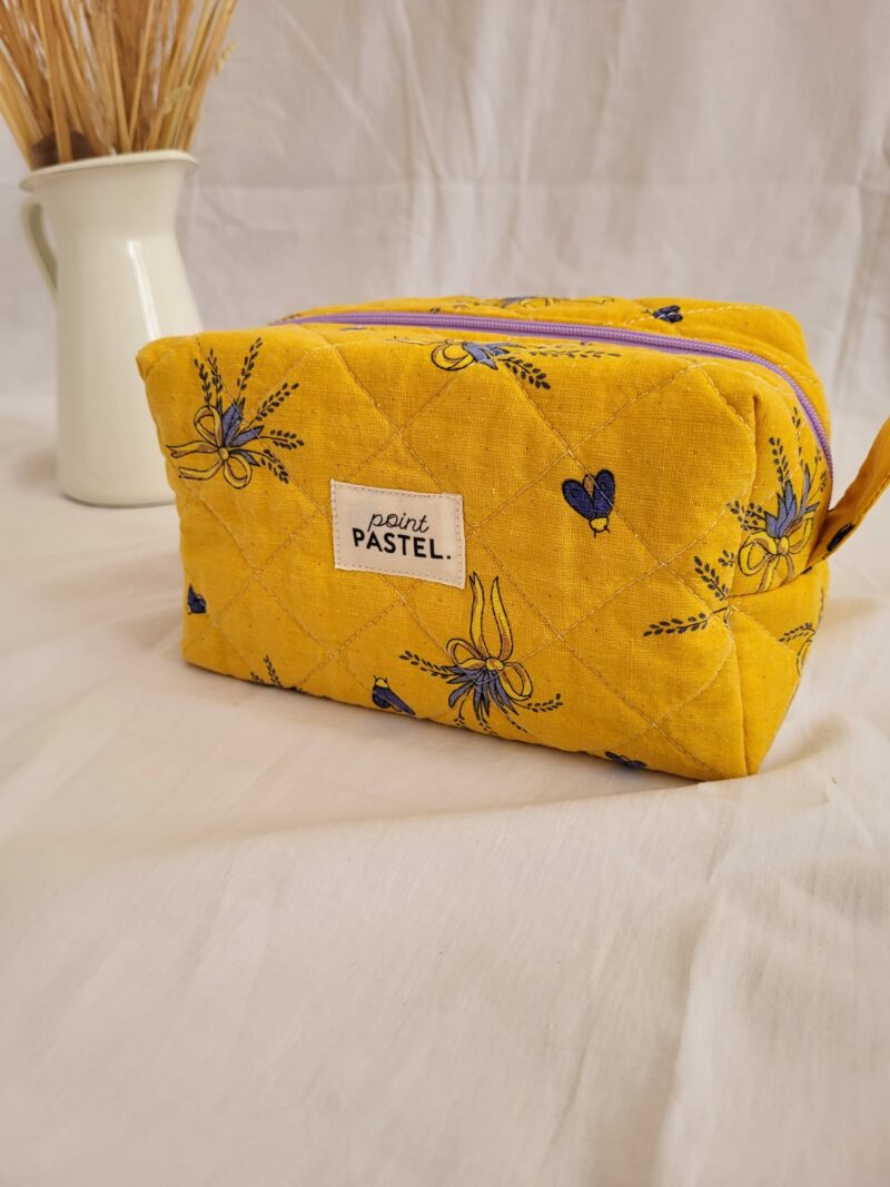 Trousse de toilette jaune provençale matelassée - Intérieur bleu