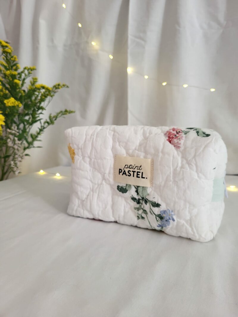 Trousse de toilette fleurie matelassée - Intérieur blanc