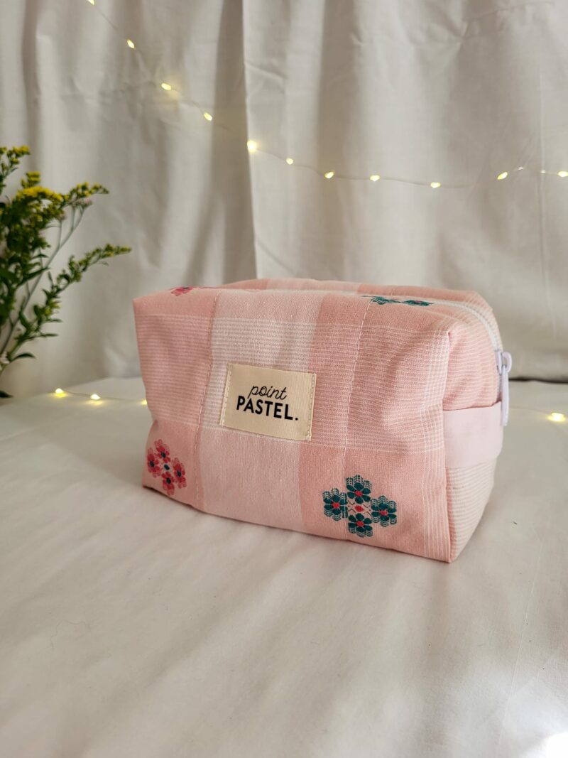 Trousse de toilette rose à carreaux matelassée - Intérieur rose