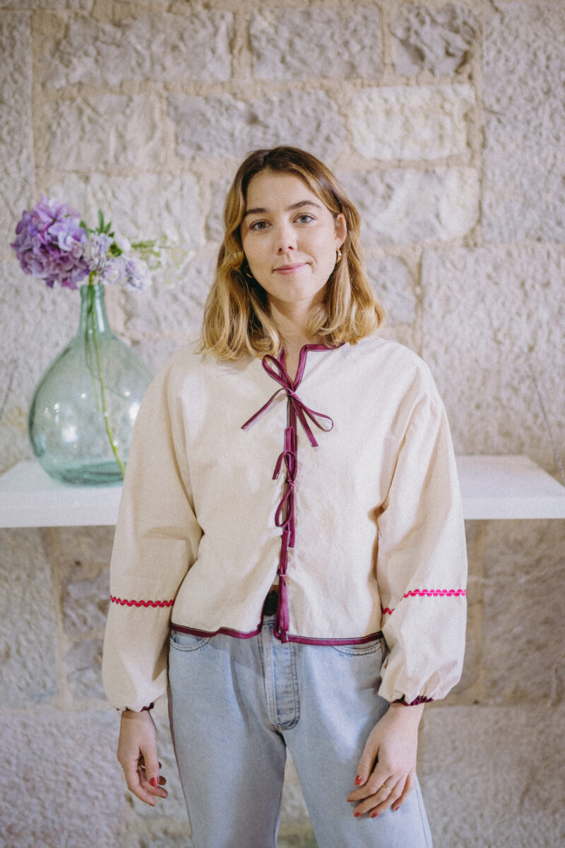 blouse femme upcyclée avec des draps en coton faite en France