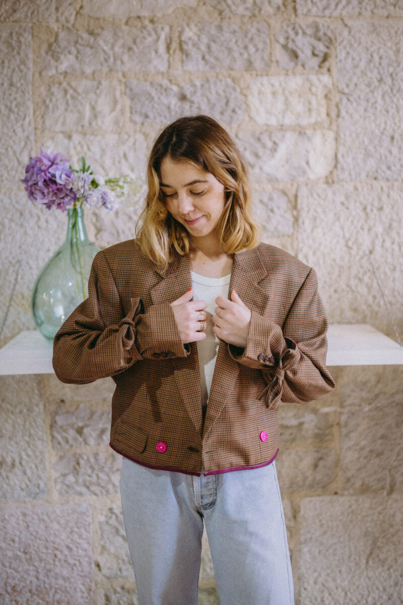 Veste de costume femme upcyclée faite en France